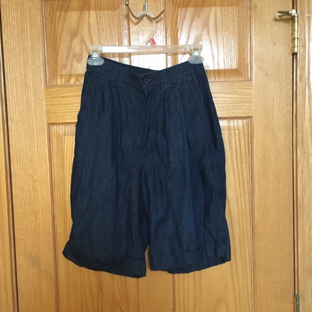 Vintage high-waisted knee-length shorts